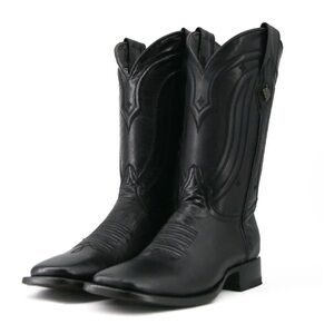 Sleek Black Western Cowboy Boots